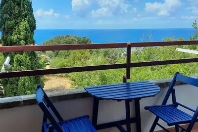 Image de Chambres et Terrasses Panoramiques. Mer et Soleil de Calabre Chez \"Il Porticato\"