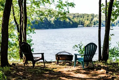 Lakefront & Lakeview Getaway on Beaver Lake, 2 Kayaks, Blkstone & Wine/CoffeeBar