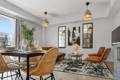 Image de BoHo Townhouse 4 Mins from Falls and Free Parking