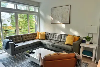 Image de Near CapHill Modern 4b2b Townhouse w Ac/Rooftop