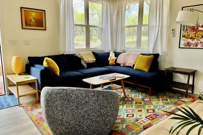 Image de New Private Cottage with Hot Tub Steps from Garden of the Gods