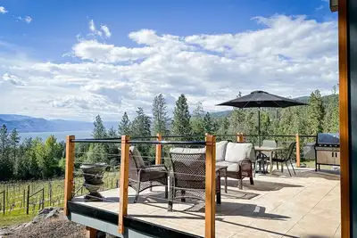 Image de Private Vineyard Home with Lake View