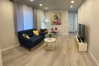 Image de Newly remodeled, family friendly spacious house located in quiet neighborhood!