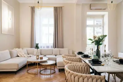 Image de Wyjątkowy Apartament z Ogrodem w Centrum Krakowa