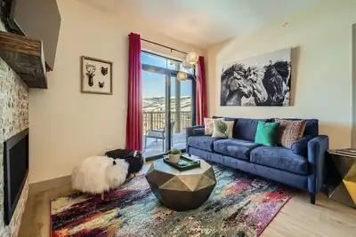 Blue River Parkway’s Colorful Escape