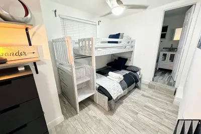 Image de S&H Unlimited West Palm Beach Private 3 Bedroom House