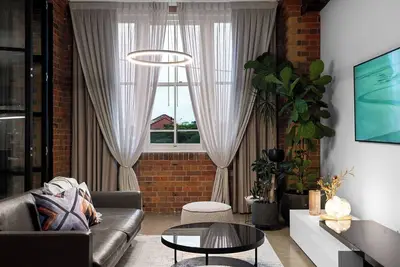 Image de Nyc in Teneriffe! Mid to Long Term Unique Serviced Apartment style.