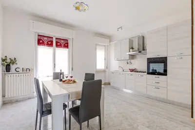 Image de Confortable appartement avec Wifi, Tv, terrasse, vue panoramique et parking, près de Porto Recanati
