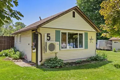 Image de 1br Retreat in Chippewa w/ pickleball court