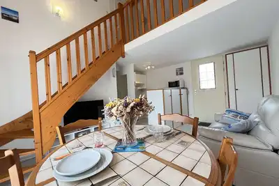Image de Maison avec Jardin, Piscine & Parking Privé, Proche Plage et Commerces