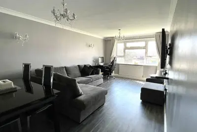 Image de Modern Stylish Two Bedroom Entire Apartment
