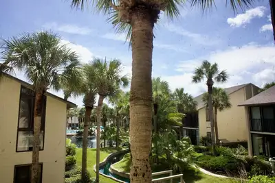 Image de Beach vacation on a budget! Short walk to beach and pool!