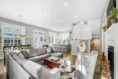 Image de Beachwalk Set Sail! Luxury Home Open Floor Concept Large Outdoor Area
