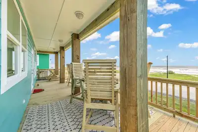 Image de Unobstructed Beach And Bay views, 100m to beach\n\n\n