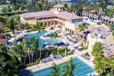 Image de Luxury pool home in one of Bonita Springs premier communities: Palmira.