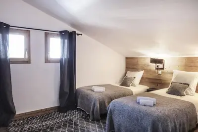 Image de 3ème étage, vue pistes de ski, balcon, télévision, casier à ski, 46m², La Plagne
