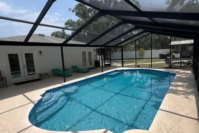 Image de Luxury Family size house, 9 miles away from siesta key, with pool
