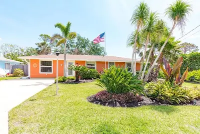 Image de A short Walk to Venice Beach! Family-Friendly house with private pool!