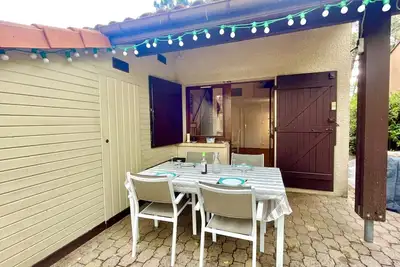 Image de Maison jumelée dans un groupe d'habitations avec deux chambres et grande terrasse extérieure - 486874