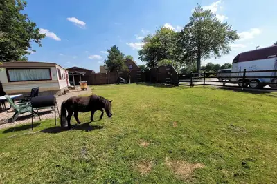 Image de Urlaub mit Ponies und Campingflair