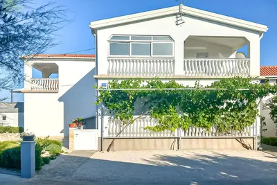 Image de Appartement confortable de 2 chambres à.