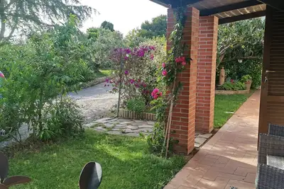 Image de Magnificent cottage surrounded by greenery just 4 km from Talamone.