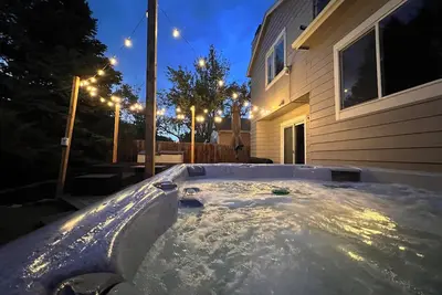 Image de Hiking*Biking*Hot Tub*Fire Pit*Perfect Location