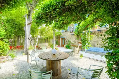 Image de Appartement 'Le Jardin Des Oiseaux' avec jardin partagé