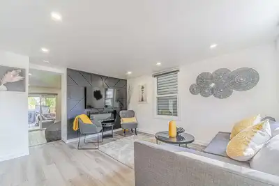 Image de Cozy Modern Home 10 Minutes to the Falls