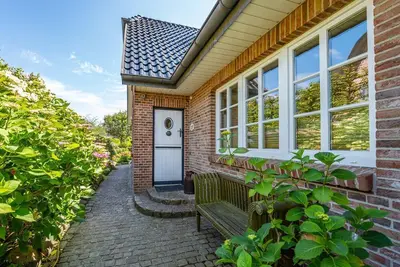 Image de Landhaus Nici - Wunderschönes Landhaus für 6 Personen mit Terrasse und Garten in Strandnähe, Hund