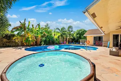 Image de Private Pool Home with Hot Tub, Arcade, Massage Chair and Free Wi-Fi