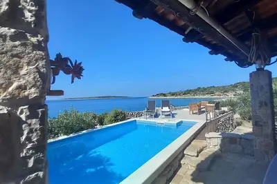 Image de Maison Robinson Tiziana (111141-K1) - Drvenik Veliki