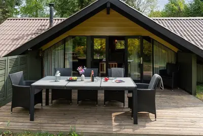 Image de \"Ajla\" - 500m from the sea by Interhome
