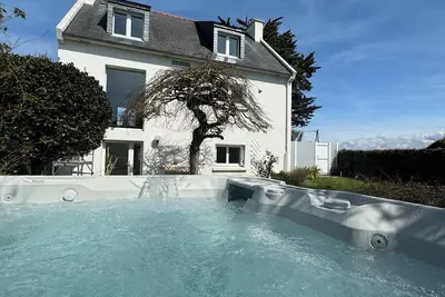Image de La Lividig Bleue : Maison en bord de mer