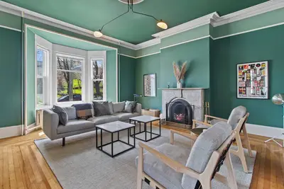 Image de Emerald Victorian | Patio | 4+1 Bd | Parking