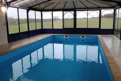 Image de Grande maison avec piscine privée, 7 chambres et vue sur la campagne