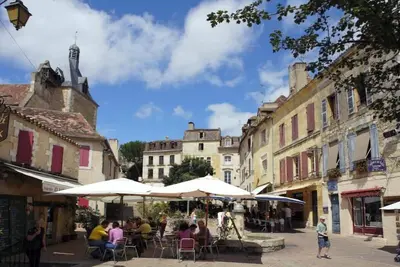 Image de Enchanting Dordogne CHÂTEAU: Luxurious Getaway In Scenic France