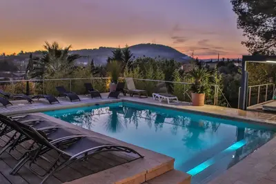 Homerez - Villa d'exception au Beausset avec piscine chauffée