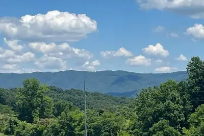 Image de Cozy home with Mountain Views! Pet friendly!