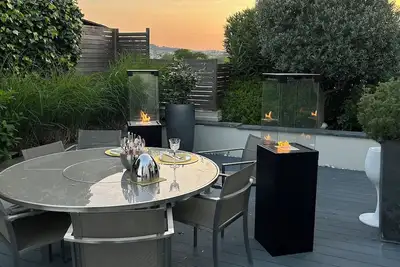 Image de Superbe Toit Terrasse Spacieux, Havre de Paix, 10' Centre Paris, vue Tour Eiffel