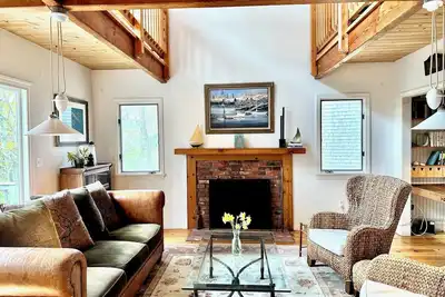 Image de Chatham Cape Cod Retreat, near boat yards, Harding's Beach, Stage Harbor Light