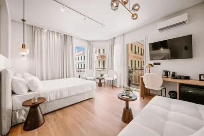 Image de Plānis Str Urban Suites by Semavi