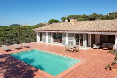 Image de El Refugi - Villa with pool on the Costa Brava