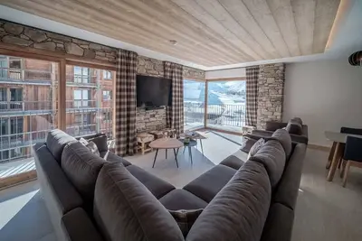 Image de Wifi, centre station, 4ème étage, piscine, sauna, hammam, balcon, télévision, casier à ski, 215m²