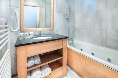 Image de Wifi, 5ème étage, balcon, télévision, casier à ski, 105m², Tignes