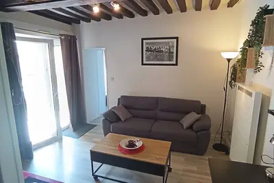 Image de Logement de Charme, calme, avec acces à une Cour Commune - 5min du centre