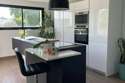 Image de Belle Maison Moderne Pour les Vacances à 5 Minutes des Plages