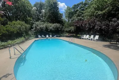 Image de Family Retreat with Huge in ground pool!