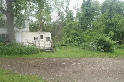 Image de Cozy Rv, cheap with priceless features.