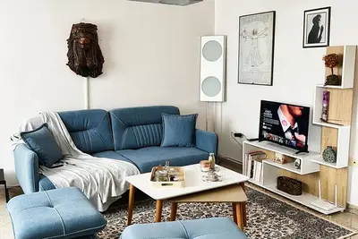 Image de Sunny one-bedroom apartment. 5 minutes walk from the center.